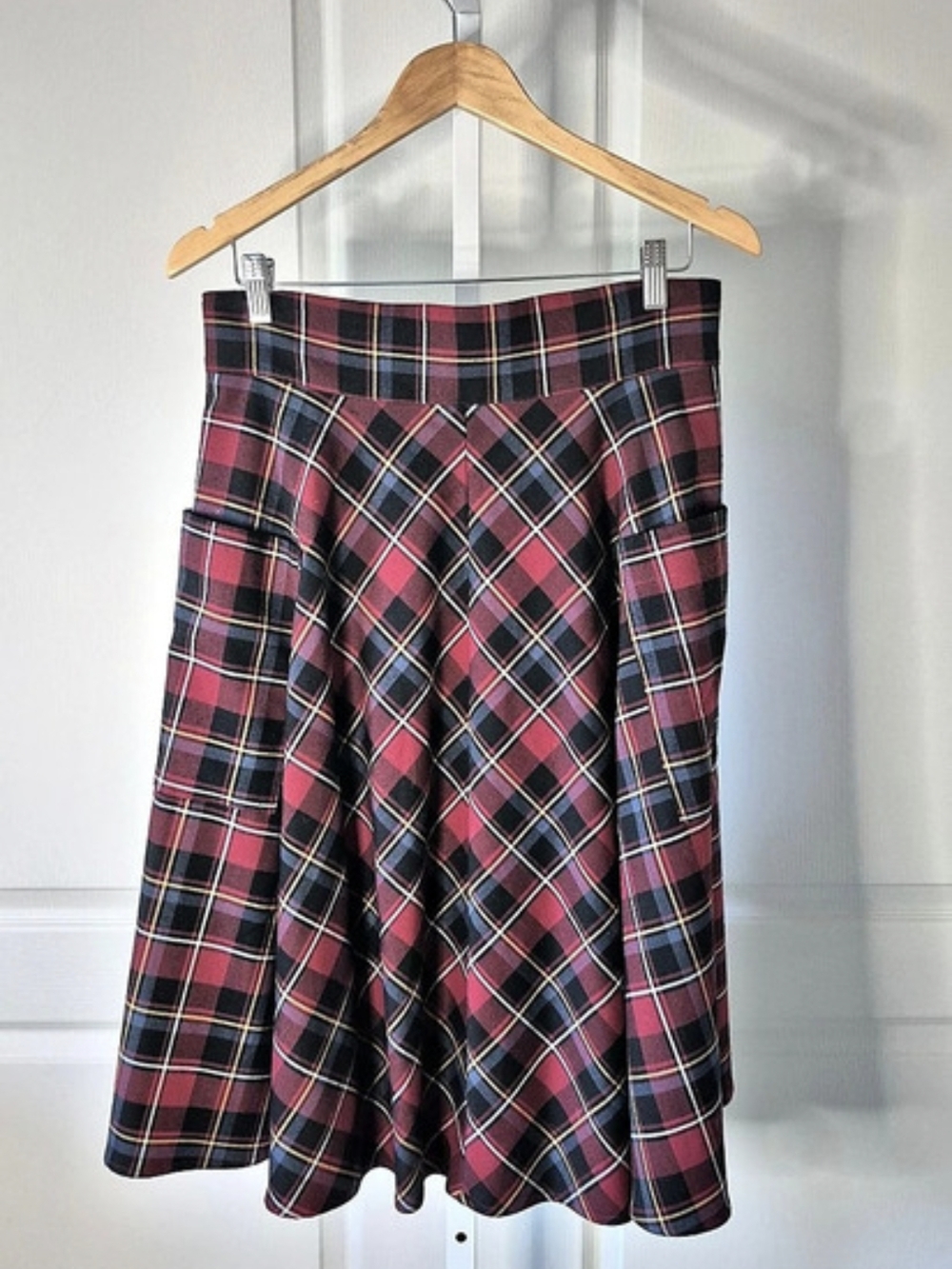 Plaid Patch Pocket Circle Skirt in Red & Black Size Medium